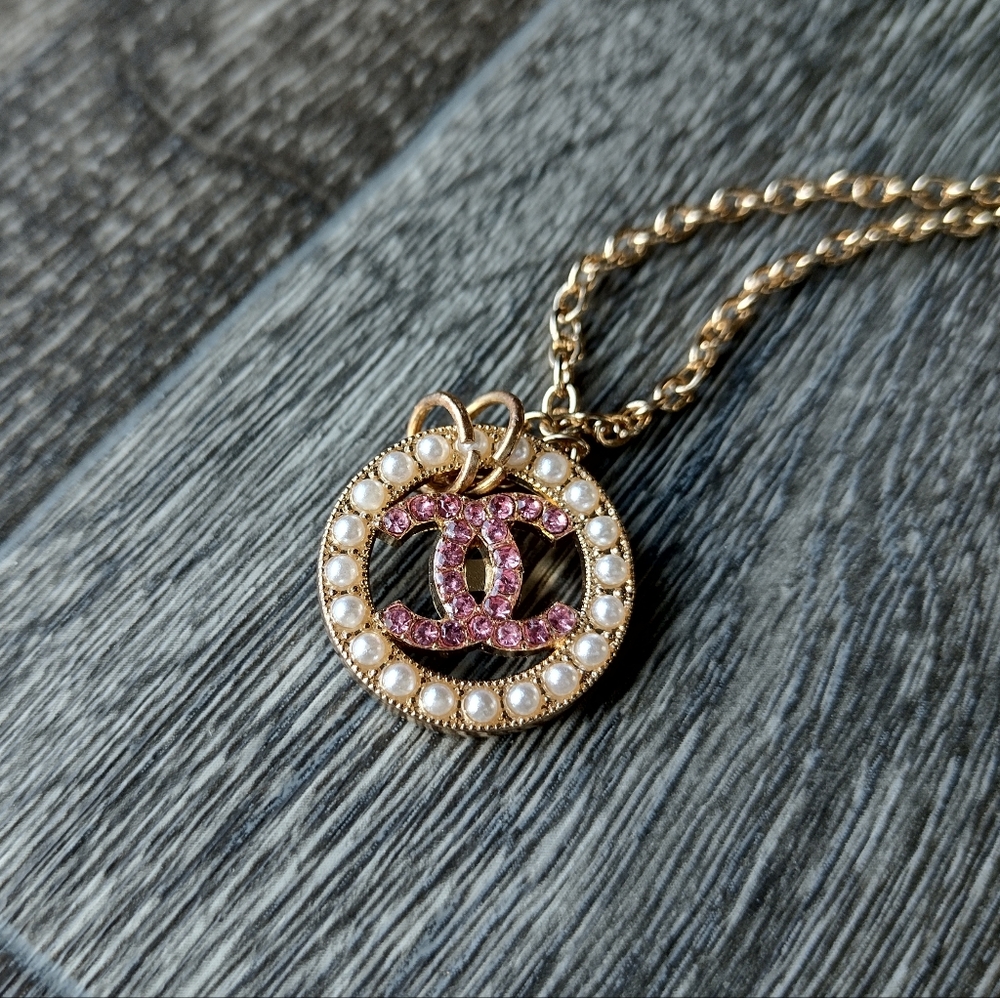 Authentic Chanel Button Necklace - Pink Diamonds And Pearls - Picture 2 of 4